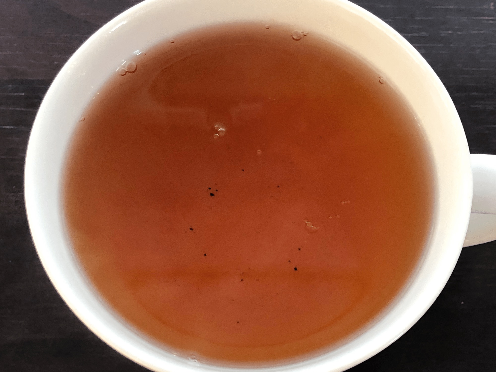 Kupillinen Formosa Dark Pearl Oolong -teetä